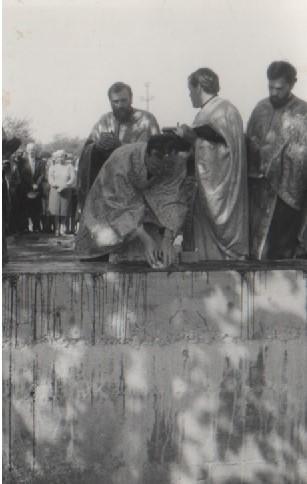 Sfintirea locului bisericii parohiale Adormirea Maicii Domnului 01