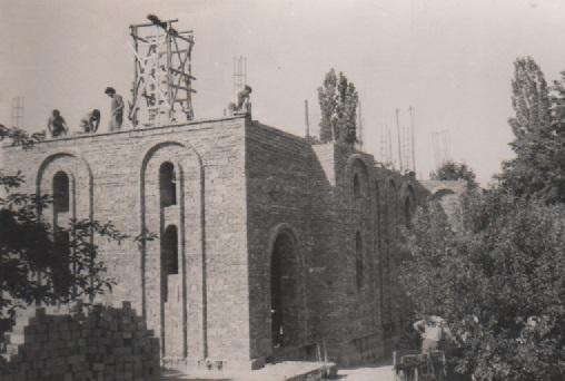 Construirea Bisericii 02